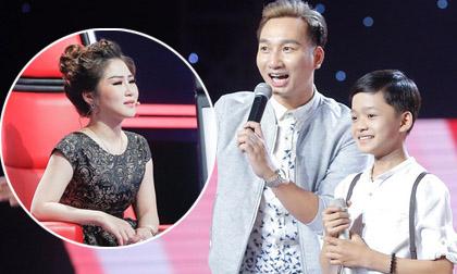 Giọng hát Việt nhí 2017: Hương Tràm không thể rời mắt trước tiết mục 'Nội tôi' của 'Hoàng tử dân ca'