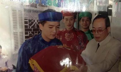 Hé lộ hình ảnh 'độc' Đàm Vĩnh Hưng đi bê tráp cùng Hoài Linh