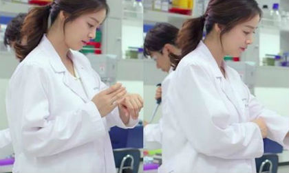 Hình ảnh Kim Tae Hee lộ bụng bầu 7 tháng to lùm lùm 