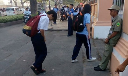 Clip hot nhất 24h qua: Học trò cúi chào bác bảo vệ mỗi sáng