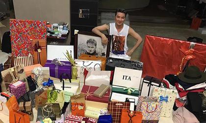 Choáng với quà sinh nhật toàn đồ 'đẹp - độc - lạ' của Đàm Vĩnh Hưng