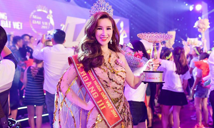 Hotgirl Đỗ ViVi đăng quang Á hoàng cuộc thi Nữ Hoàng Doanh Nhân Đất Việt 2017