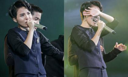 Vũ Cát Tường khóc nức nở trong Birthday Concert 'Forever Mine' cùng fans