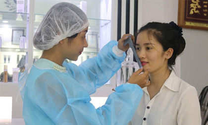 Giấc mơ không mang tên đại học – Bạn trẻ thu nhập khủng với nghề thẩm mỹ!