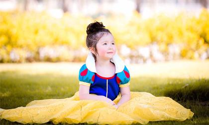Cadie Mộc Trà 'gây thương nhớ' khi hóa thành 'công chúa Bạch Tuyết'
