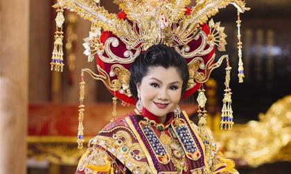 NSƯT Tú Sương gây choáng khi lấn sân làm người mẫu với thiết kế quốc phục rồng phượng