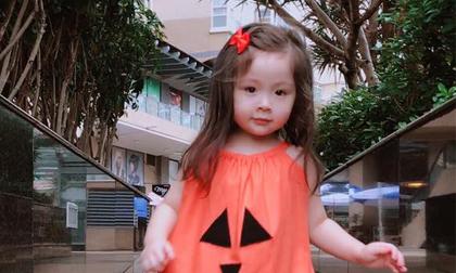 Cadie diện trang phục lấy cảm hứng từ quả bí ngô