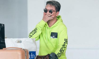 Đàm Vĩnh Hưng bất ngờ trước sự chào đón của fan khi trở về từ lễ trao giải MTV EMA 2017