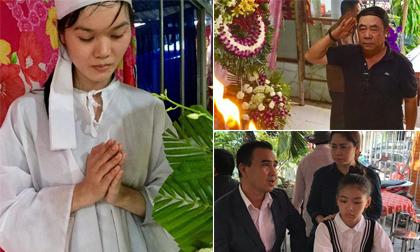 Sao Việt nghẹn ngào đến viếng diễn viên Nguyễn Hoàng