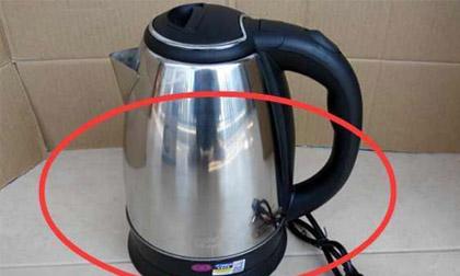 Bình siêu tốc tiện lợi thế sao người nước ngoài lại hiếm khi dùng? Nghe xong bạn sẽ phải cất ngay vào tủ