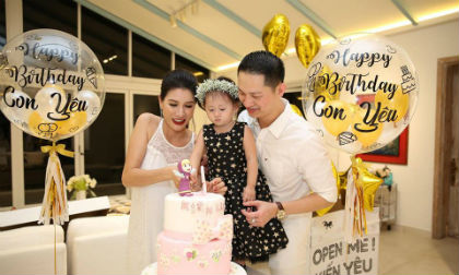 Vợ chồng Trang Trần mở tiệc sinh nhật 2 tuổi ngập tràn hạnh phúc cho con gái cưng