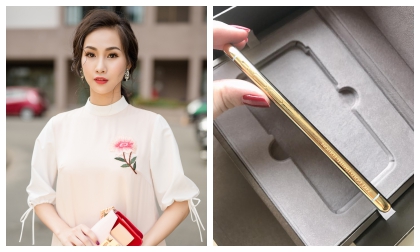 'Nữ hoàng trang sức' Thanh Trúc khoe Iphone X vàng nguyên khối 24K đầu tiên tại Việt Nam