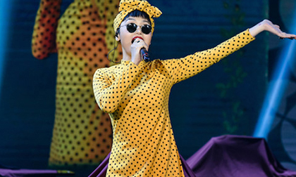 Tiếp tục bị chê hát dở, Miu Lê thách 8 nhà sản xuất lên diễn