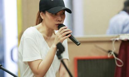 Mỹ Tâm miệt mài tập luyện, sẵn sàng 'bùng nổ' tại phố đi bộ đẹp nhất Hà Nội