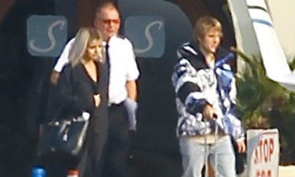 Selena Gomez và Justin Bieber dùng phi cơ riêng đi nghỉ dưỡng lãng mạn?