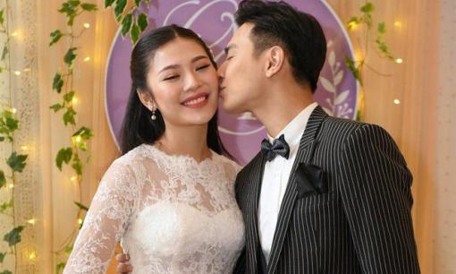 Jay Quân - Chúng Huyền Thanh nồng nàn trong lễ cưới ngập tràn sắc tím