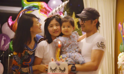 Chương Tử Di tổ chức sinh nhật 2 tuổi ngập tràn sắc màu cho con gái cưng