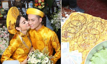 Toàn cảnh đám cưới Lâm Khánh Chi: Cô dâu vàng đeo trĩu cổ, tình tứ hôn lên má chồng trẻ