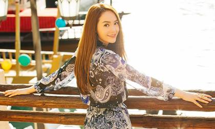 Minh Hằng diện đồ hiệu khoe sắc trước khung cảnh thơ mộng