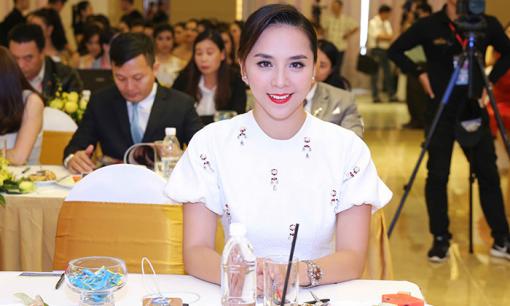 Dương Trương Thiên Lý: 'Với sự lộn xộn như thế này, đến một ngày nào đó, Hoa hậu sẽ không còn đắt giá nữa'