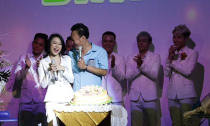 Mỹ Tâm xuất hiện rạng rỡ, đón nhận hàng loạt tin vui trong đêm nhạc mừng sinh nhật