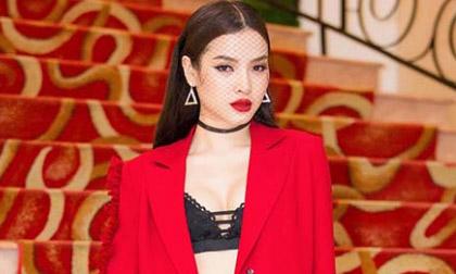 Diện menswear cá tính, Phương Trinh Jolie vẫn gợi cảm khó cưỡng