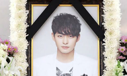 Những hình ảnh hiếm hoi trong tang lễ của em trai Ha Ji Won