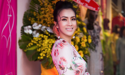 Á khôi Nguyễn Thùy Chi diện đầm hoa cực xinh đốn mắt mọi ánh nhìn