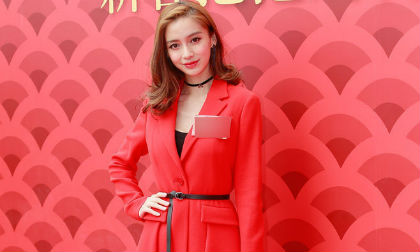 Angelababy gợi ý chị em cách diện đồ đỏ cực chất khi đi chơi Tết