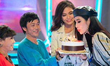 Á hậu Hoàng Thùy bất ngờ nhận được quà sinh nhật sớm từ Mâu Thủy, Hoài Linh và Việt Hương