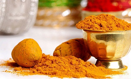 Dùng tinh bột nghệ nhiều nhưng không phải ai cũng biết tuyệt chiêu tăng tác dụng của nó khi sử dụng