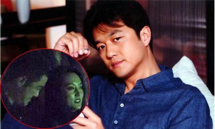 Lộ ảnh 'gái lạ' hẹn hò với Lý Á Bằng, thản nhiên ngồi lên lòng nam tài tử trong xe hơi