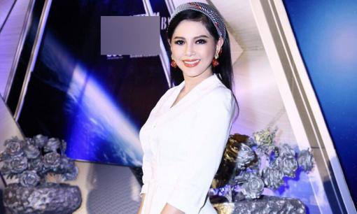 Cựu diễn viên Thuỷ Tiên cuốn hút hơn người khi xuất hiện tại Tuần Lễ Thời trang Quốc Tế Việt Nam 