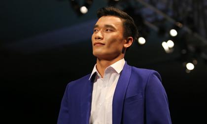 Bùi Tiến Dũng ơi, giàu thì người ta ghét, nghèo thì người ta khinh, tập sống mạnh mẽ lên nào!