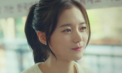 Sự trả đũa nhẹ nhàng mà sâu cay vợ dành cho kẻ thứ ba khi nàng ta tưởng đã có thể phủi sạch tay mà bước đi