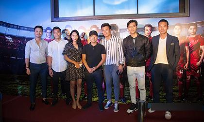 Các tuyển thủ điển trai của U23 Việt Nam bất ngờ xuất hiện tại buổi công chiếu phim