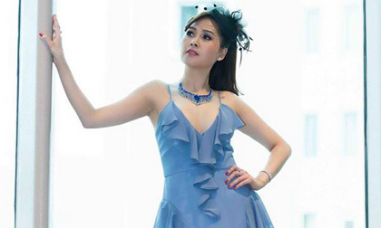 'Gái nhảy' Minh Thư diện váy xanh tiên cá khoe vẻ đẹp gợi cảm