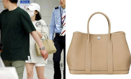 Ăn vận giản dị nhưng Song Hye Kyo lại sành điệu khi xách túi hàng hiệu giá 80 triệu đồng