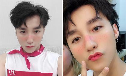 Sơn Tùng M-TP khiến fan 'phát sốt' khi khoe ảnh đánh phấn má hồng quá tay 