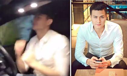 Từng gây tranh cãi vì buông tay khỏi vô lăng khi lái xe, Vĩnh Thụy vẫn vô tư lặp lại hành động này