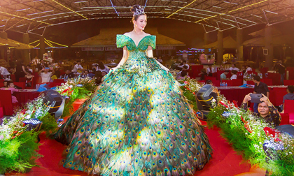 'Cái bóng của một con công' là sản phẩm được đấu giá cao nhất của NTK Bảo Ngọc