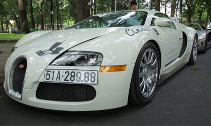 Đặng Lê Nguyên Vũ chơi siêu xe Bugatti Veyron số 1 Việt Nam
