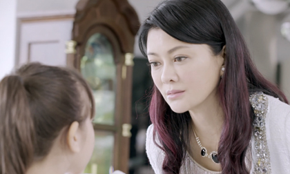 Giữa chợ, mẹ người yêu chỉ tay năm ngón mua hết số vải chín của mẹ mình rồi hành động tiếp theo của bà khiến mình không ngờ tới