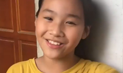 Cô bé Nghệ An nối gót hotgirl Khánh Vy trổ tài ca hát bằng 7 thứ tiếng