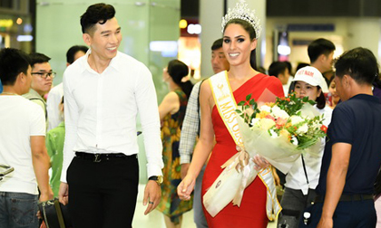 Hoa hậu Quốc tế 2017 Barbara Vitorelli được đón bằng xế sang khi đến Hà Nội