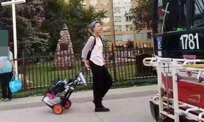 Con rơi Thành Long nhặt rác kiếm sống, lang thang ở Canada cầu xin sự giúp đỡ