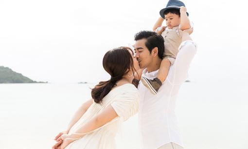 Ngọc Lan - Thanh Bình kỉ niệm 2 năm về chung một nhà bằng bộ ảnh cực đẹp ở biển