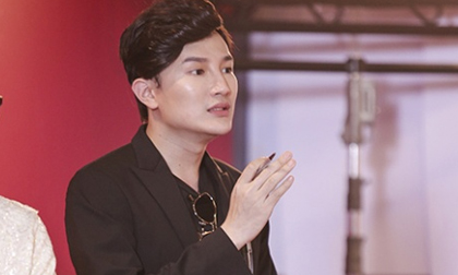 Mặc cho Kỳ Duyên ‘nổi cáu’, Dược sĩ Tiến liên tục ủng hộ thí sinh Siêu mẫu Việt Nam đầu quân team Hương Giang