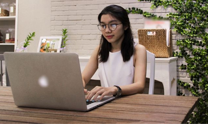 Cách trị mụn cho dân văn phòng 'một lần và mãi mãi'