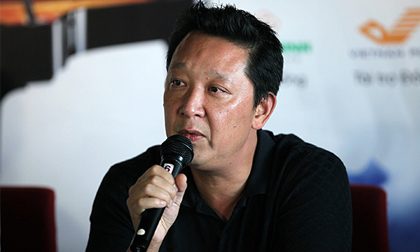 Con trai cố nhạc sĩ Hoàng Vân bật khóc khi nhắc về cha mình